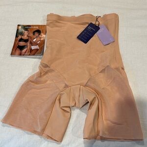 NEVER WORN Honeylove SuperPower Short Size M - Rose Tan